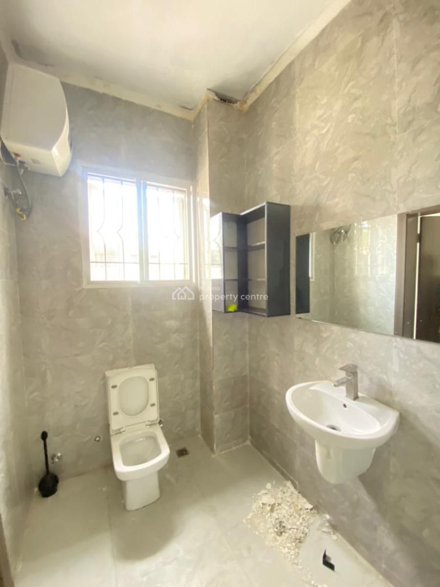 Spacious 3 Bedroom Apartment with Bq and Pool, Lekki Phase 1, Lekki, Lagos, Flat / Apartment for Rent