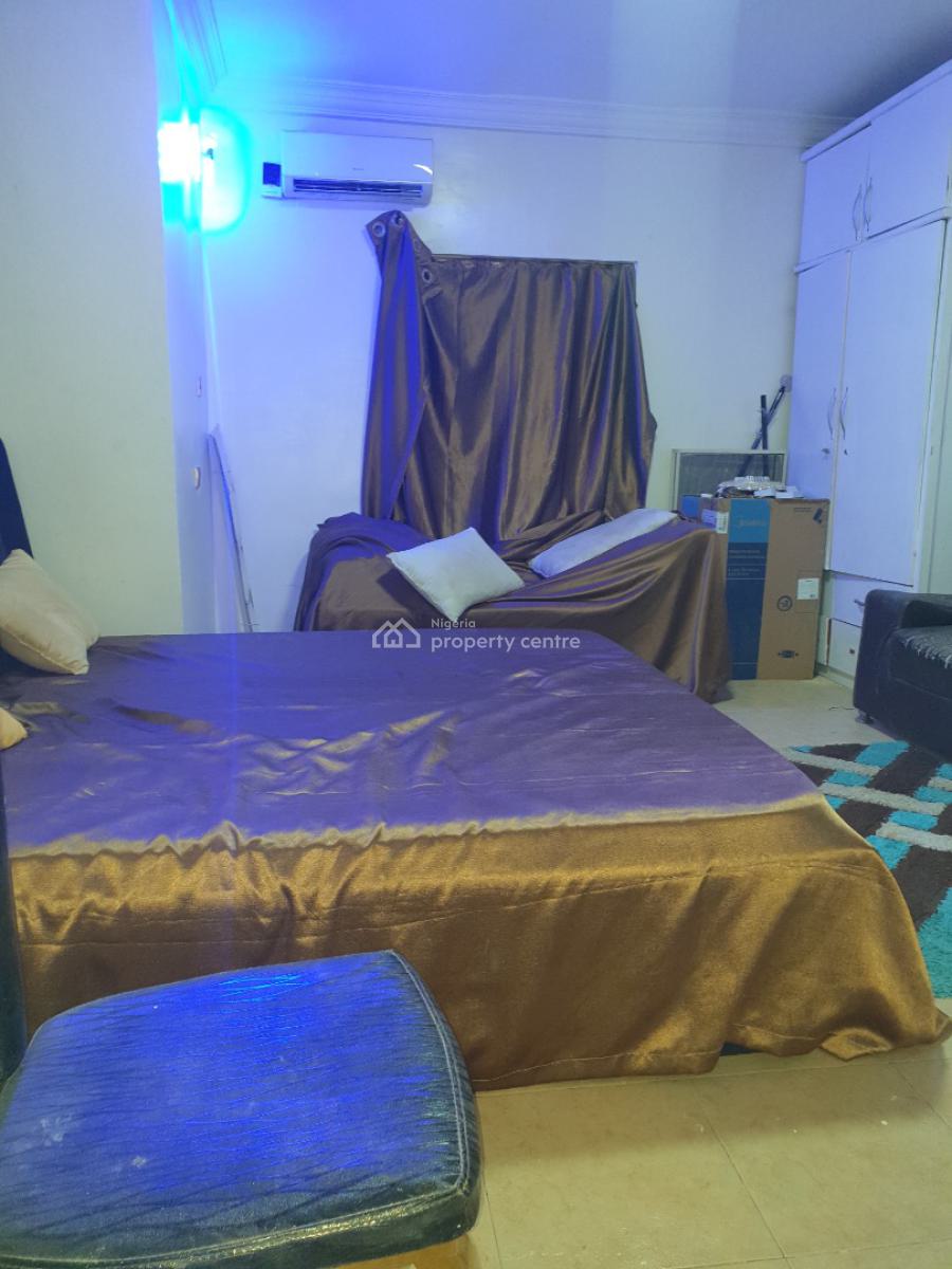 Spacious Fitted Self-contained, Ologolo, Lekki, Lagos, Flat / Apartment for Rent