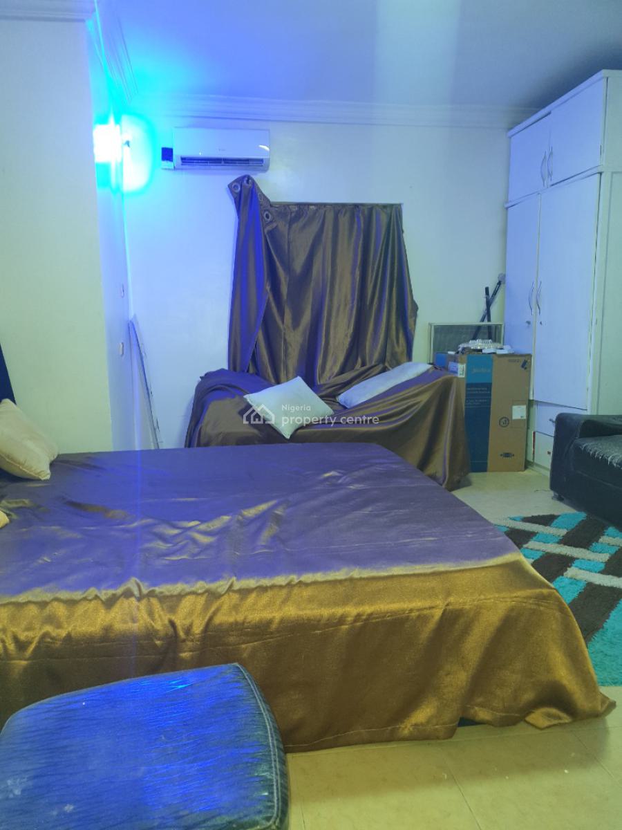 Spacious Fitted Self-contained, Ologolo, Lekki, Lagos, Flat / Apartment for Rent