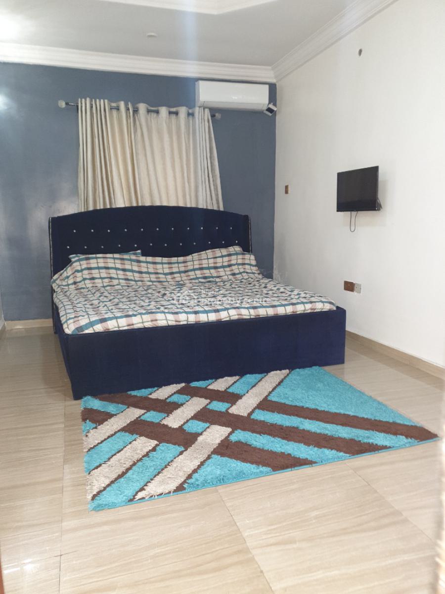 Spacious Fitted Self-contained, Ologolo, Lekki, Lagos, Flat / Apartment for Rent