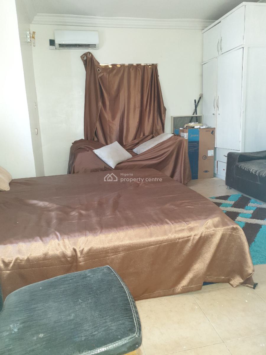 Spacious Fitted Self-contained, Ologolo, Lekki, Lagos, Flat / Apartment for Rent