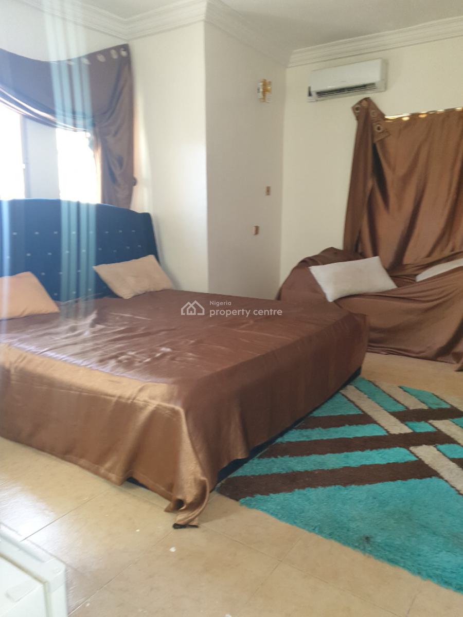 Spacious Fitted Self-contained, Ologolo, Lekki, Lagos, Flat / Apartment for Rent