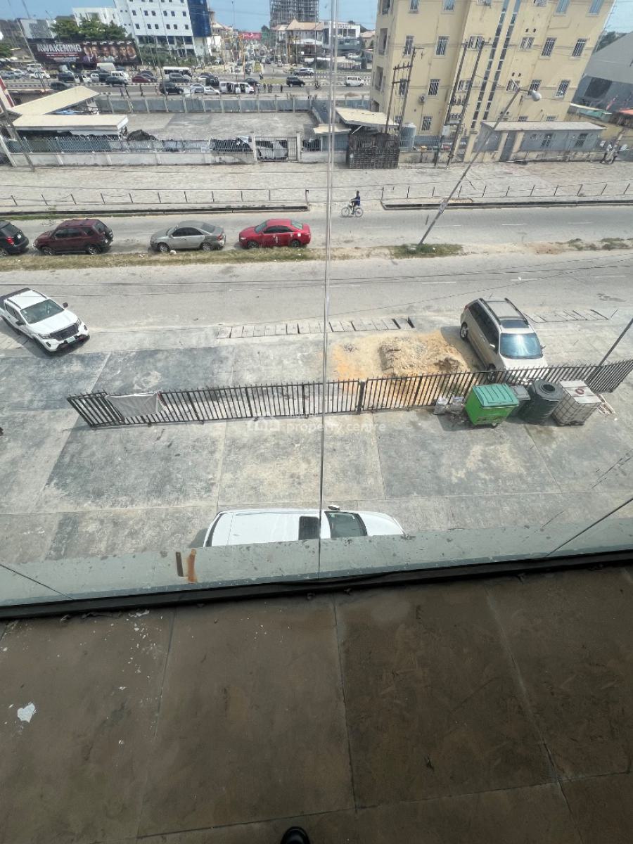100sqm Shop/commercial Space on a Major Road, Lekki Phase 1, Lekki, Lagos, Commercial Property for Rent