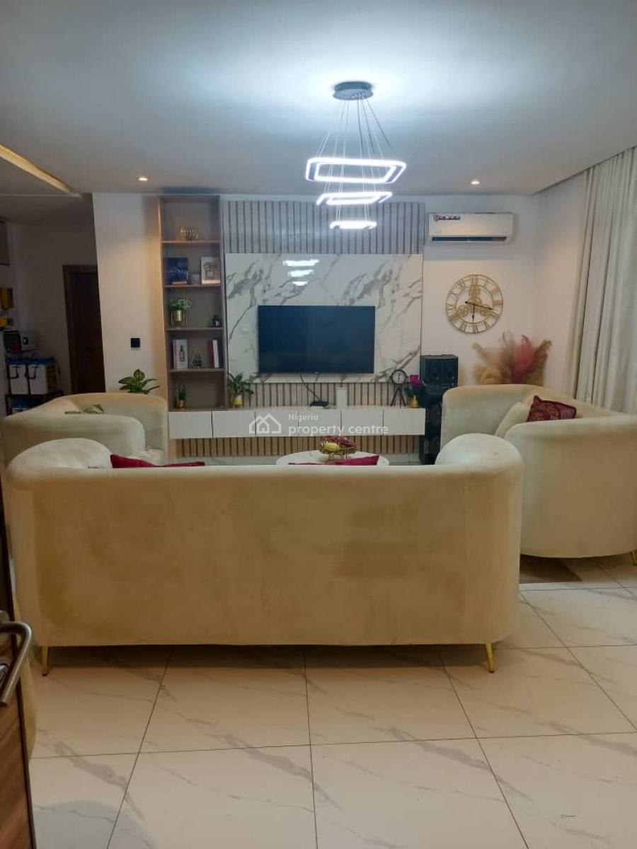 Tastefully Furnished Spacious 2bedrooms Serviced Apartment, in a Well Secured Estate, Ologolo, Lekki, Lagos, Flat / Apartment for Rent