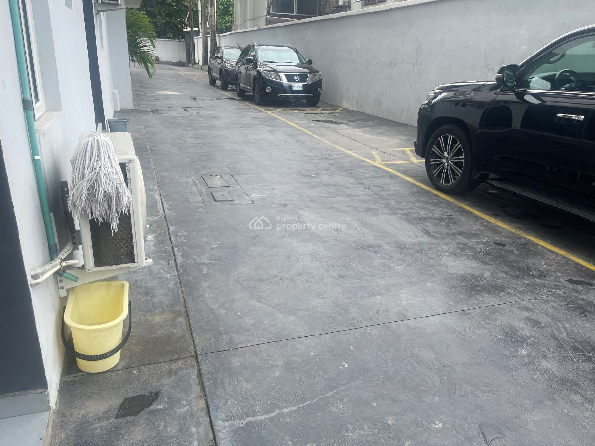Well Maintained 2 Bedrooms Apartments, Victoria Island (vi), Lagos, Flat / Apartment for Rent