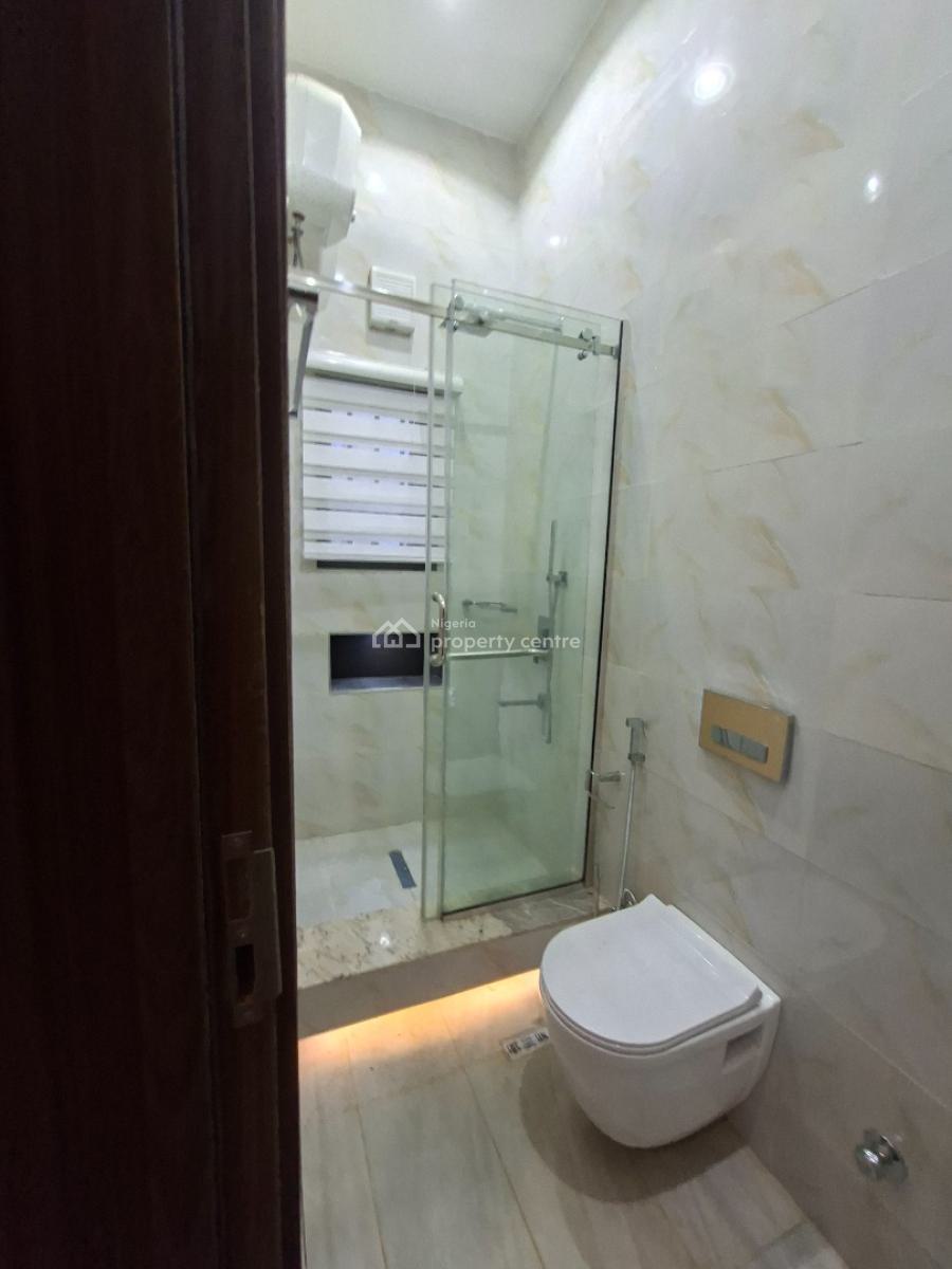 a Luxurious 5 Bedroom Fully Detached Duplex with Bq, Jahi, Abuja, Flat / Apartment for Rent