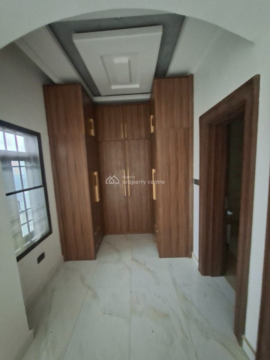 a Luxurious 5 Bedroom Fully Detached Duplex with Bq, Jahi, Abuja, Flat / Apartment for Rent