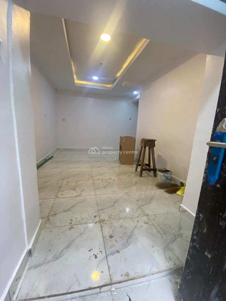 Newly Revamped Self Serviced Studio Apartment in Lekki Phase 1, Off Admiralty Lekki Phase 1, Lekki Phase 1, Lekki, Lagos, Self Contain (single Rooms) for Rent