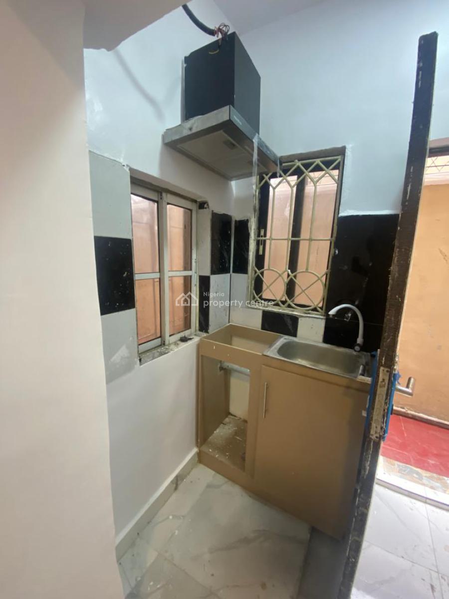Newly Revamped Self Serviced Studio Apartment in Lekki Phase 1, Off Admiralty Lekki Phase 1, Lekki Phase 1, Lekki, Lagos, Self Contain (single Rooms) for Rent