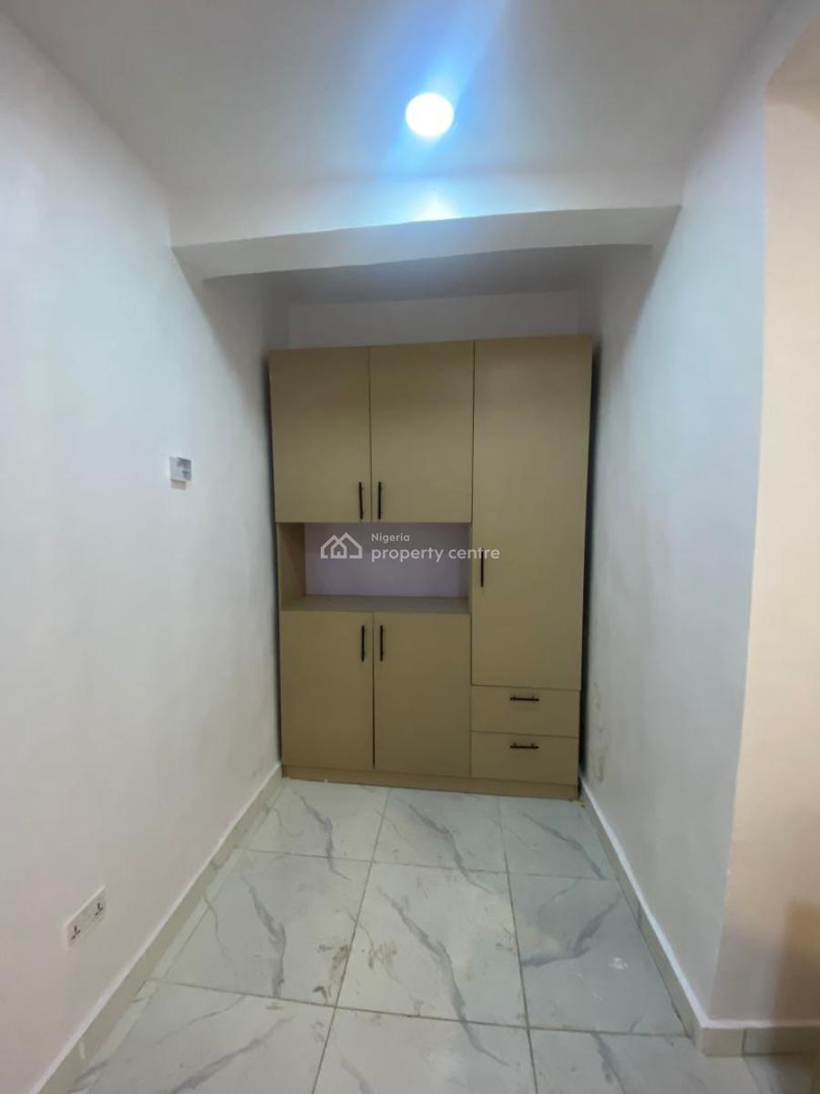 Newly Revamped Self Serviced Studio Apartment in Lekki Phase 1, Off Admiralty Lekki Phase 1, Lekki Phase 1, Lekki, Lagos, Self Contain (single Rooms) for Rent