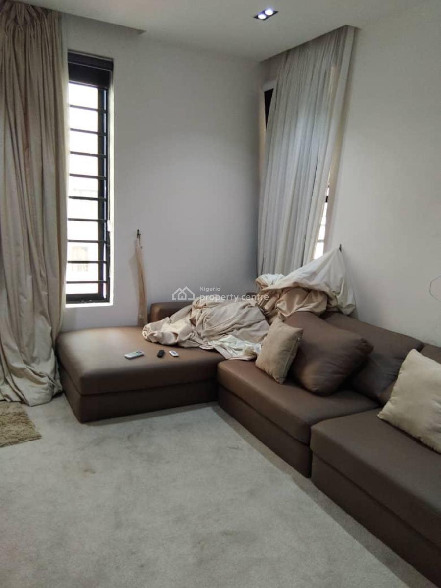 2 Bedroom Apartment, Lekki Phase 1, Lekki, Lagos, Flat / Apartment for Rent