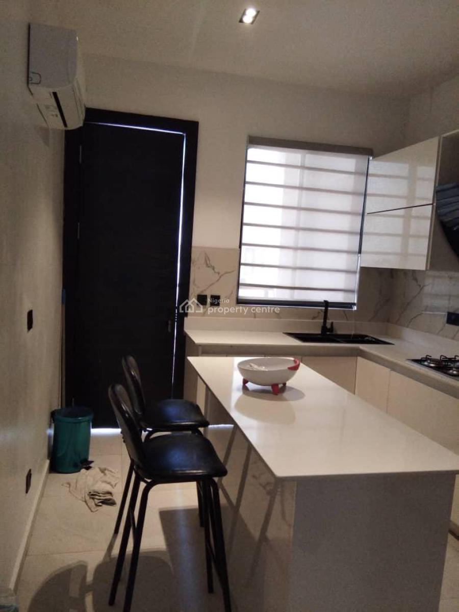 2 Bedroom Apartment, Lekki Phase 1, Lekki, Lagos, Flat / Apartment for Rent