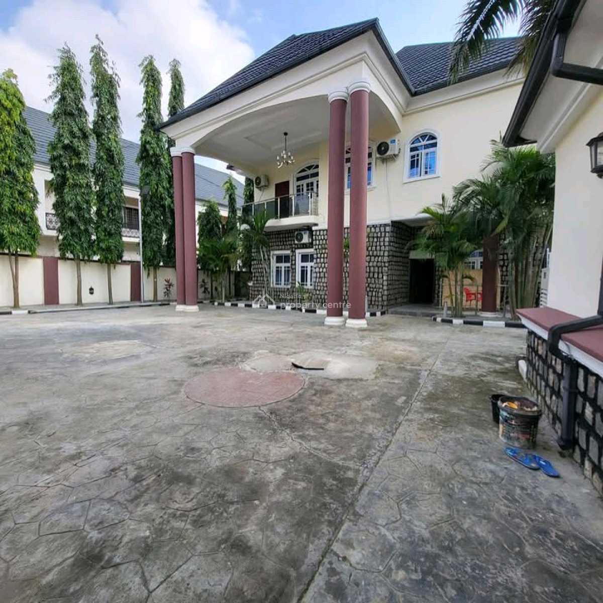 13 Rooms Hotel Apartments Available .  Location:apo - Resett, Apo Resettlement, Apo, Abuja, House for Sale