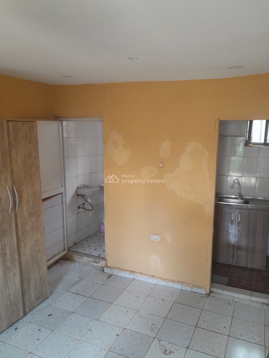 Room Selfcontain in Gwarimpa 3rd Avenue, in a Secured Environment., Gwarinpa Estate 3rd Avenue, Gwarinpa, Abuja, Self Contain (single Rooms) for Rent