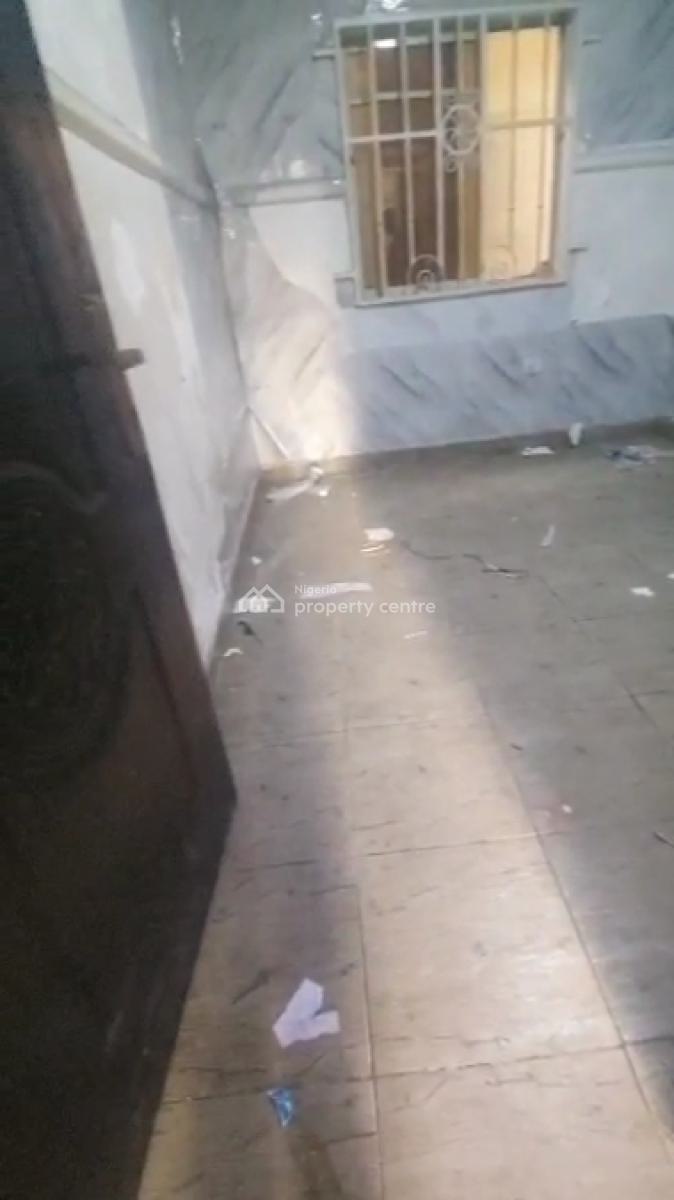 Specious & Decent Roomself, Obayan, Akoka, Yaba, Lagos, Self Contain (single Rooms) for Rent