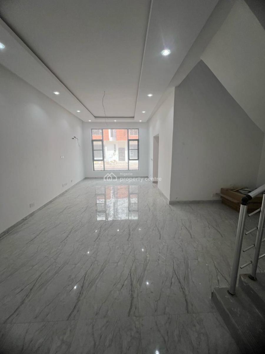 5 Bedroom Terrace Duplex with Cummunial Swimming Pool, Lekki Phase 1, Lekki, Lagos, Terraced Duplex for Rent