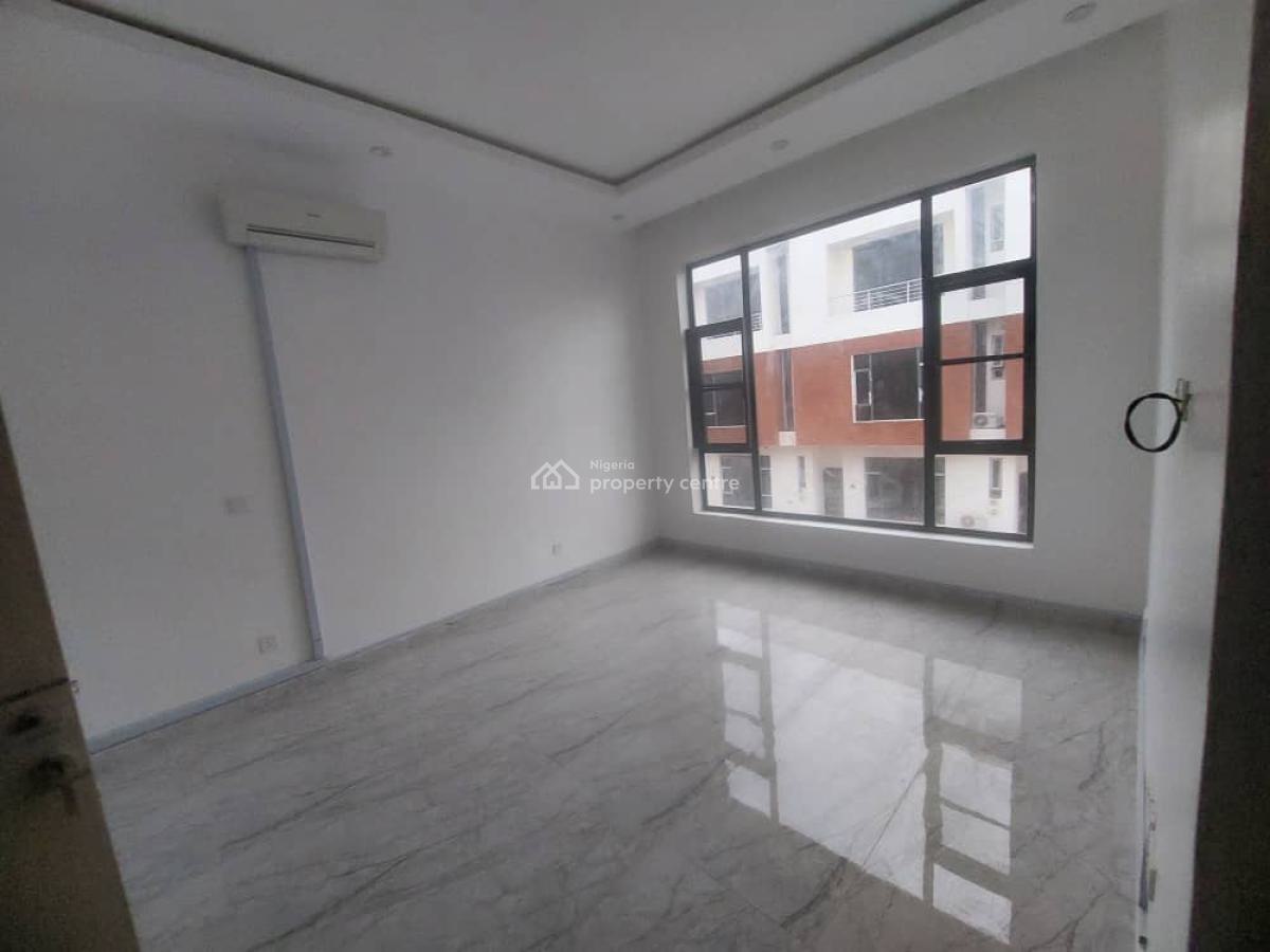 5 Bedroom Terrace Duplex with Cummunial Swimming Pool, Lekki Phase 1, Lekki, Lagos, Terraced Duplex for Rent