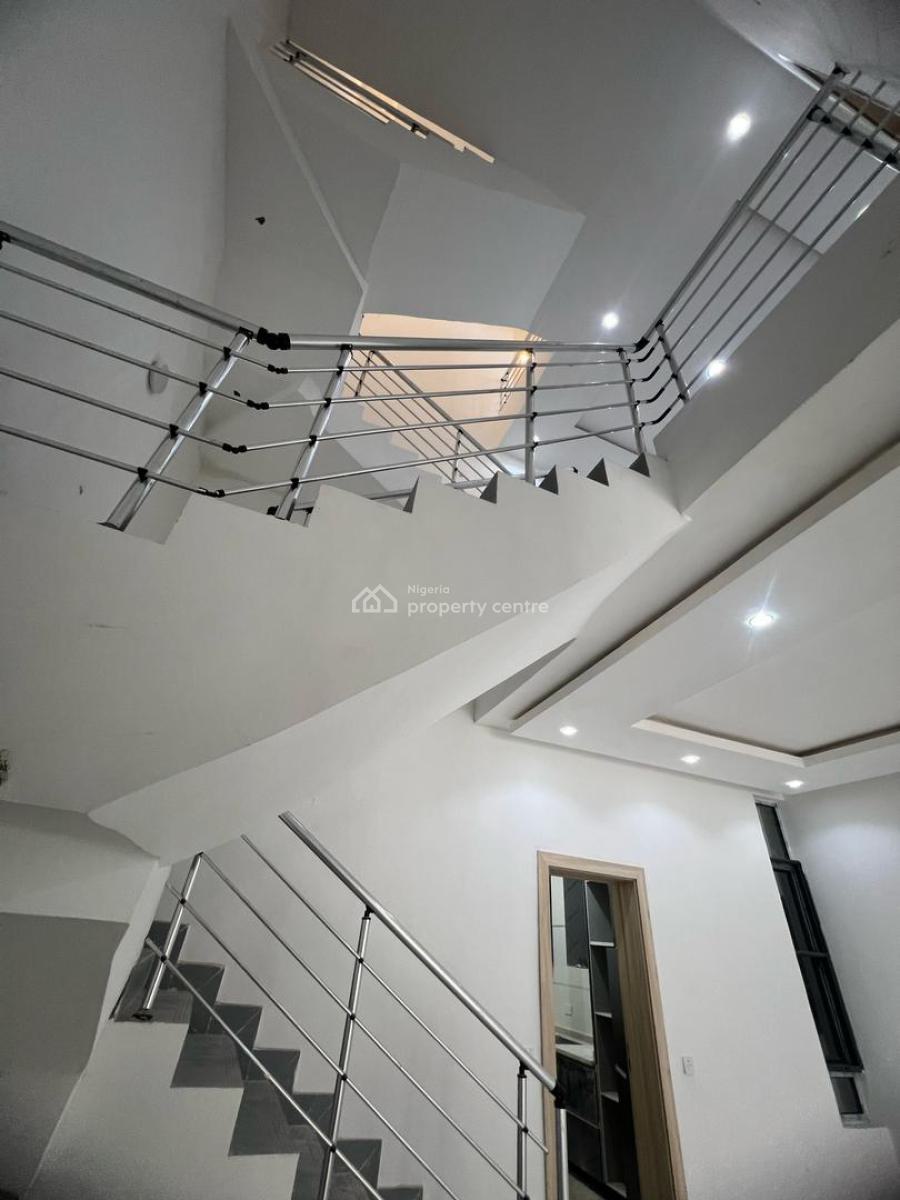 5 Bedroom Terrace Duplex with Cummunial Swimming Pool, Lekki Phase 1, Lekki, Lagos, Terraced Duplex for Rent