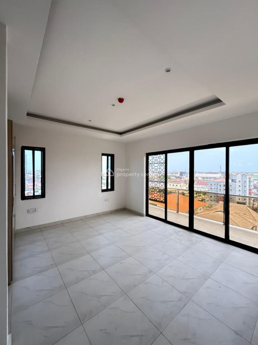 Newly Built 3bedroom Flat with Bq  Gym and Swimmingpool, Lekki Phase 1, Lekki, Lagos, Flat / Apartment for Rent