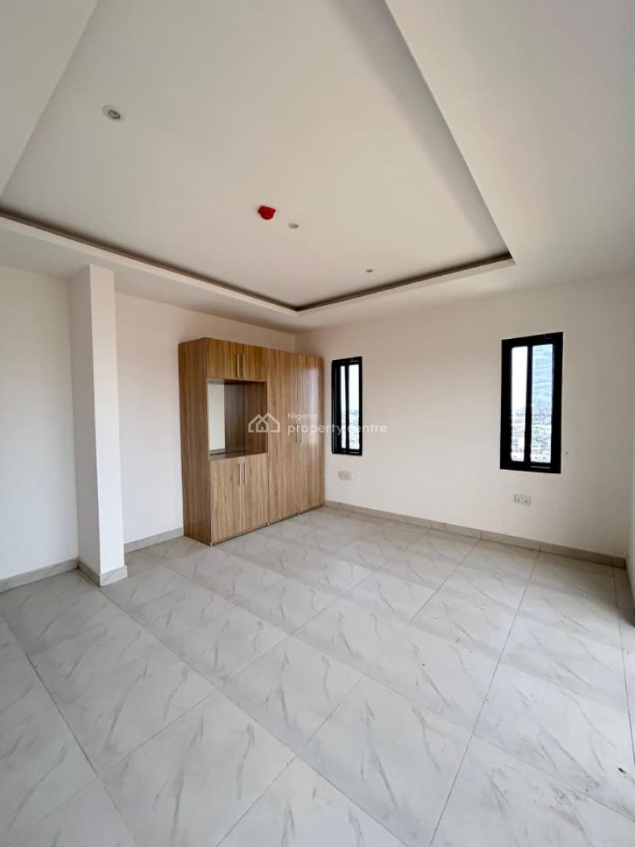 Newly Built 3bedroom Flat with Bq  Gym and Swimmingpool, Lekki Phase 1, Lekki, Lagos, Flat / Apartment for Rent