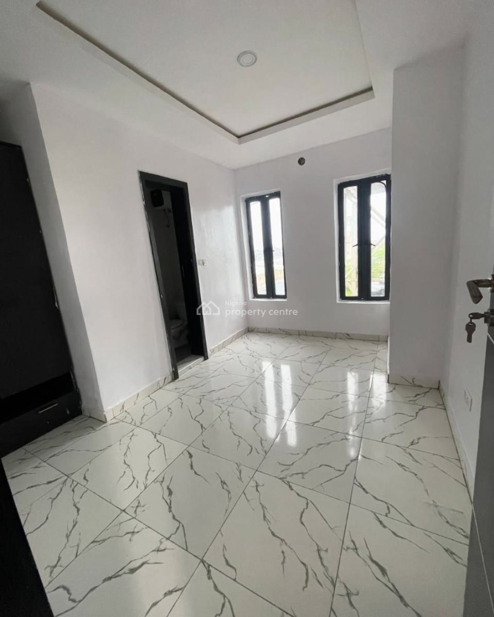 Neat 2 Bedroom Apartment with Governors Consent, Off Saka Oluwa Street, Ologolo, Lekki, Lagos, Flat / Apartment for Sale