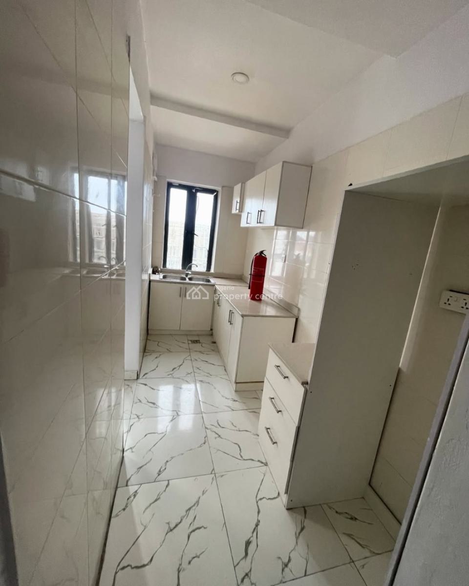 Neat 2 Bedroom Apartment with Governors Consent, Off Saka Oluwa Street, Ologolo, Lekki, Lagos, Flat / Apartment for Sale