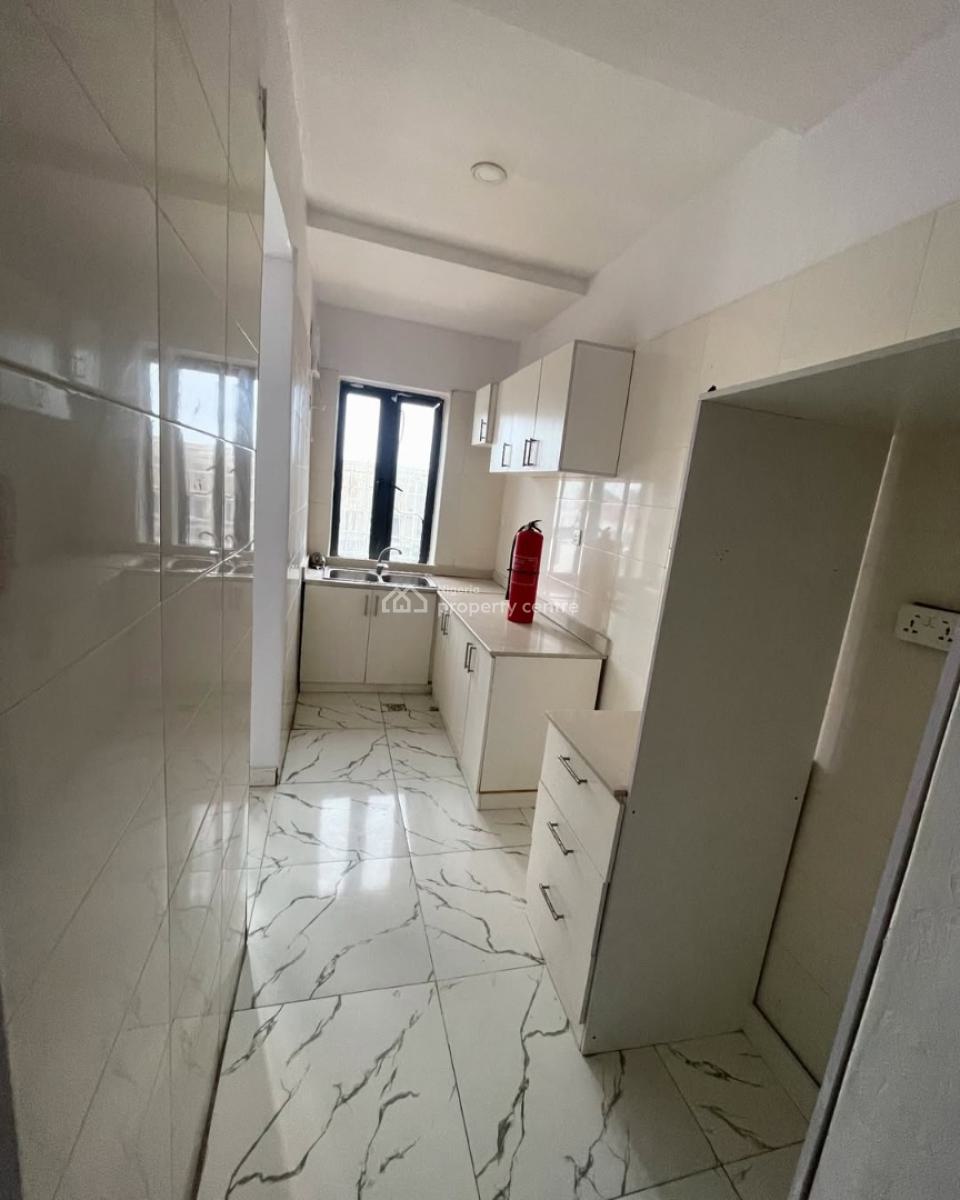 Neat 2 Bedroom Apartment with Governors Consent, Off Saka Oluwa Street, Ologolo, Lekki, Lagos, Flat / Apartment for Sale
