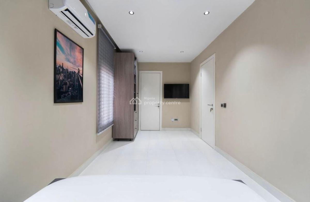 Beautiful and Cozy 3 Bedroom Terrace, *with Ps5,  in Kunsela Road., Chisco, Lekki Phase 1, Lekki, Lagos, Terraced Duplex Short Let