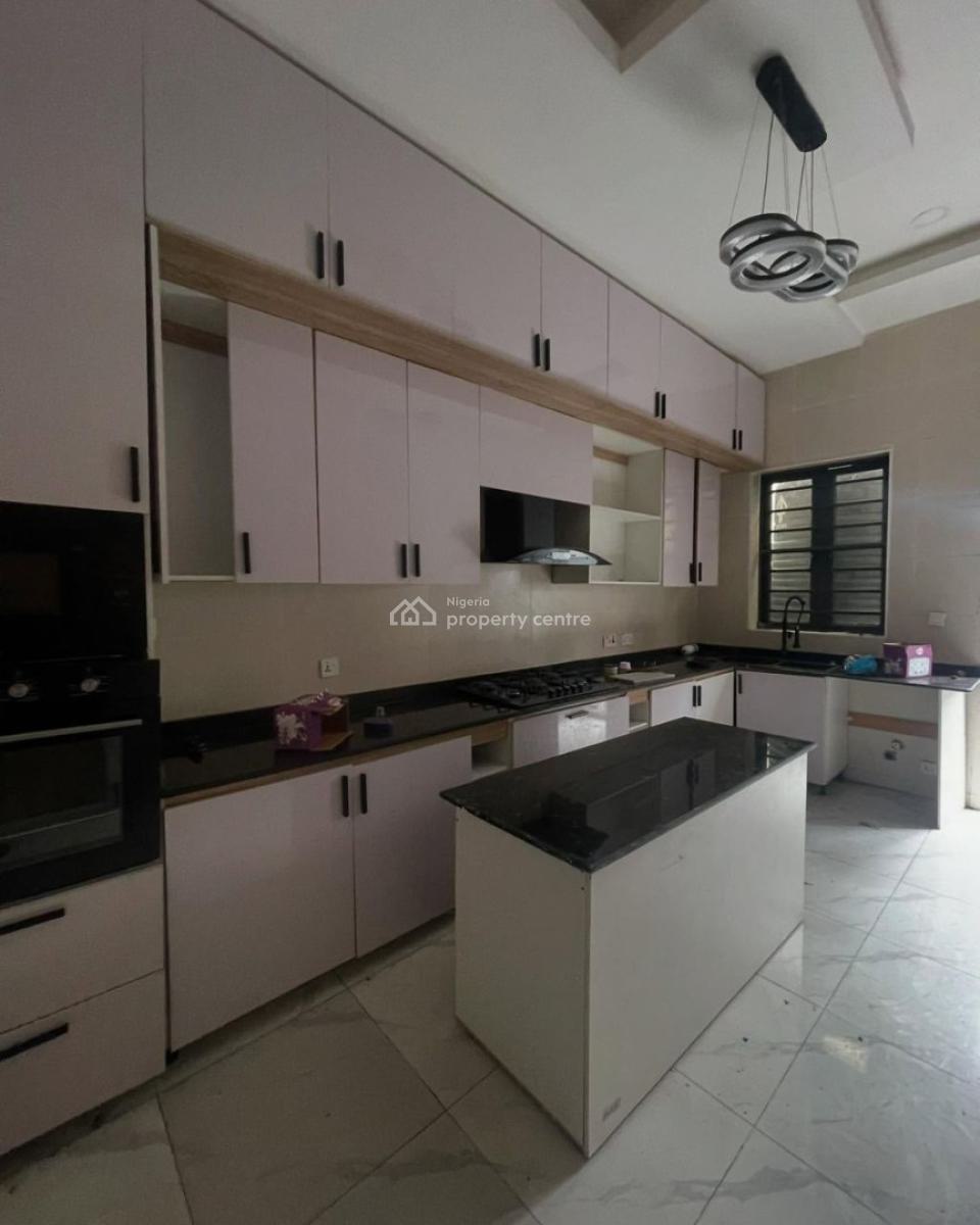Clean 4bedroom Semi Detached in a Secured Estate, Lekki, Lagos, Flat / Apartment for Rent