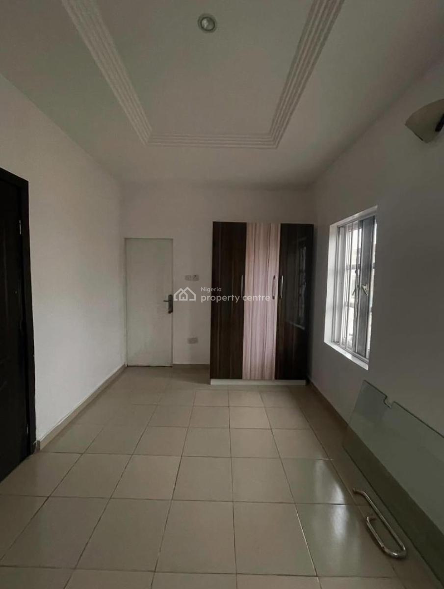 Clean 4bedroom Semi Detached in a Secured Estate, Lekki, Lagos, Flat / Apartment for Rent