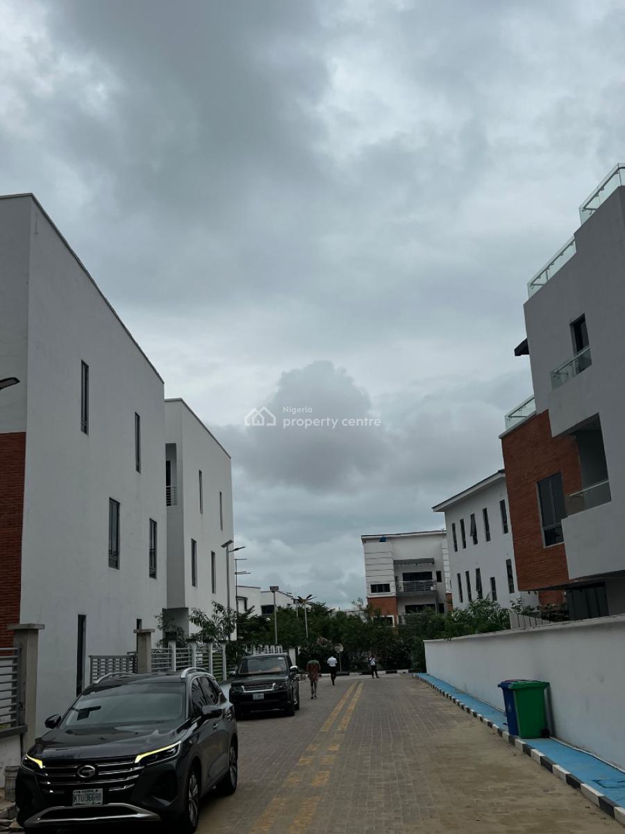 Finished 2 Bedrooms Apartment, Inside Periwinkle Lifestyle Estate, Lekki Phase 1, Lekki, Lagos, Flat / Apartment for Sale