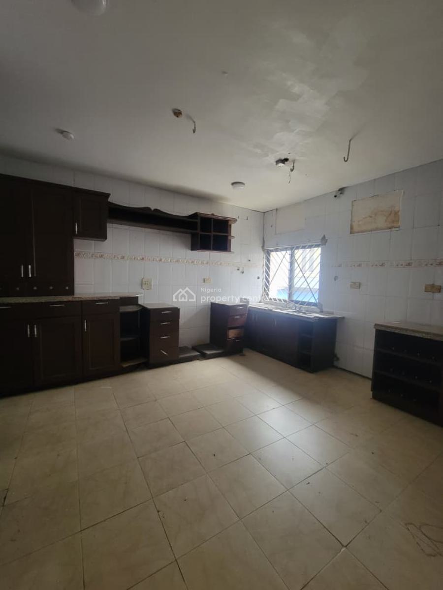 Well Renovated 3 Bedrooms Terrace, Lekki Phase 1, Lekki, Lagos, House for Rent