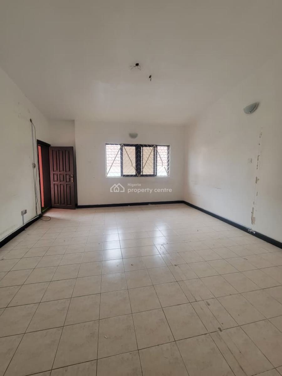 Well Renovated 3 Bedrooms Terrace, Lekki Phase 1, Lekki, Lagos, House for Rent