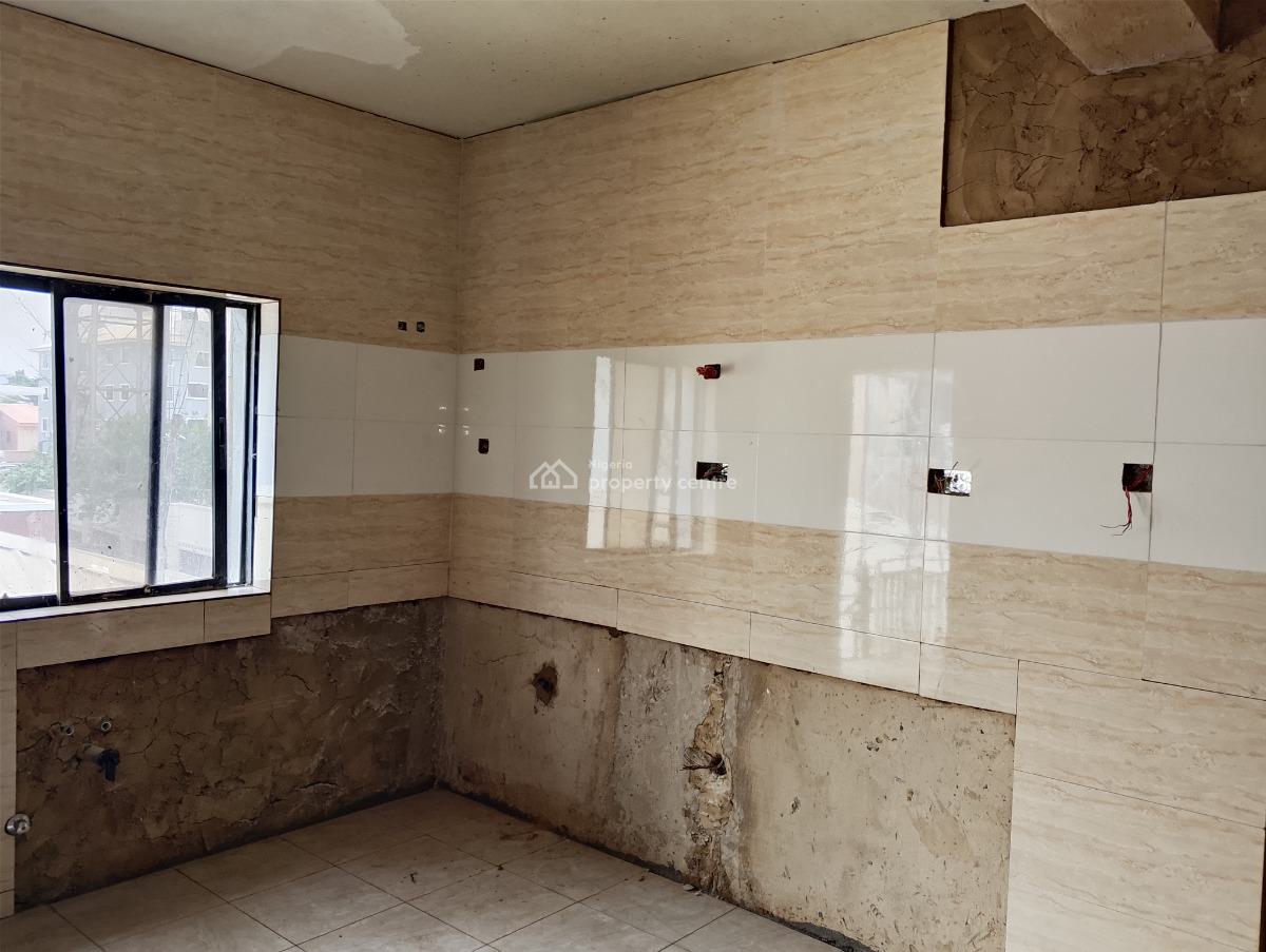 Spacious 3 Bedrooms Flat, T.o.s Benson Crescent, Utako, Abuja, Flat / Apartment for Rent