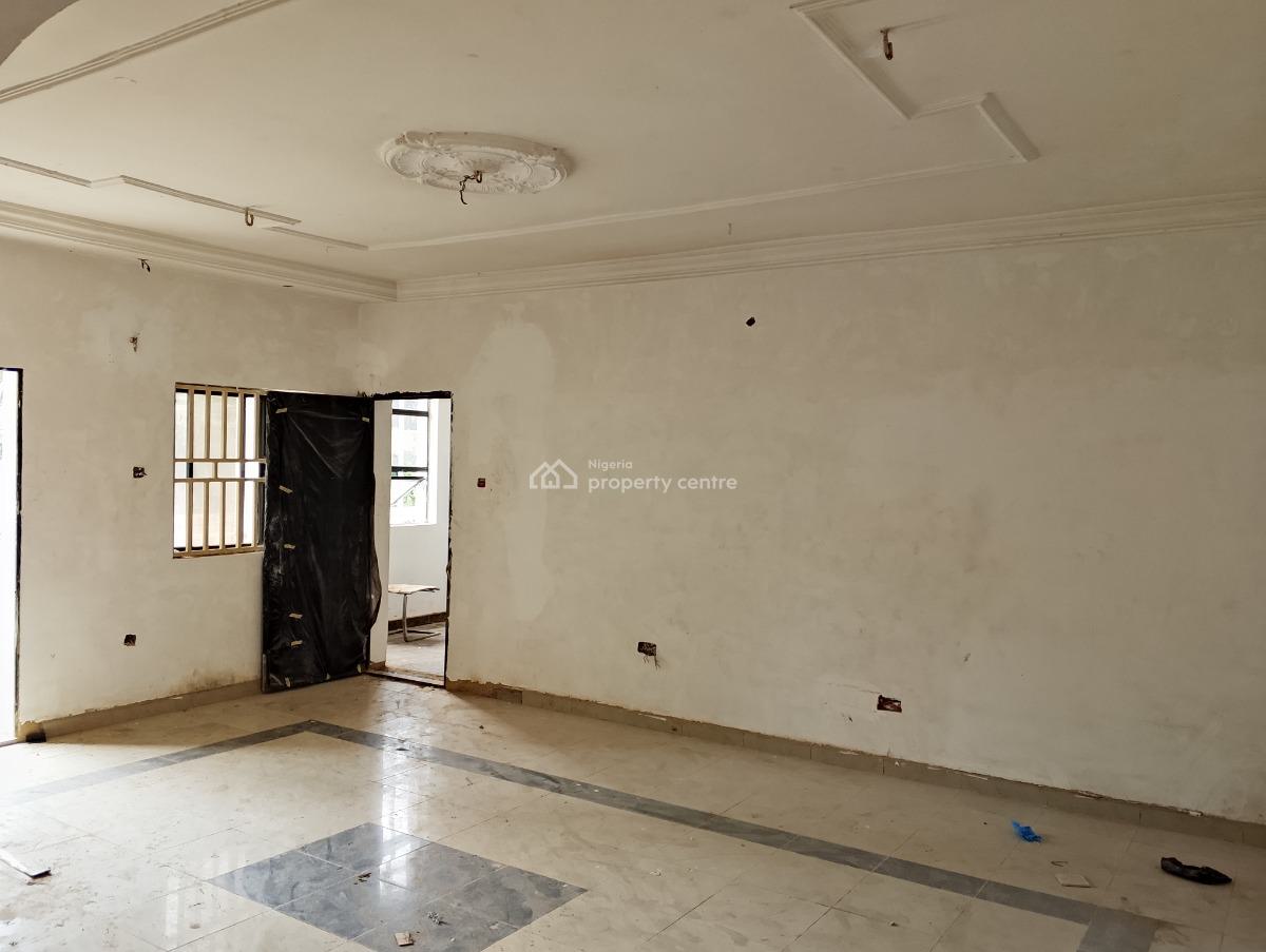 Spacious 3 Bedrooms Flat, T.o.s Benson Crescent, Utako, Abuja, Flat / Apartment for Rent