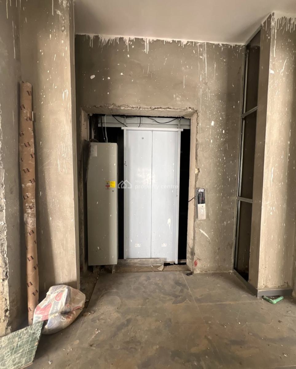 2 Bedroom Flat with Bq, Admiralty Way, Lekki Phase 1, Lekki, Lagos, Flat / Apartment for Sale