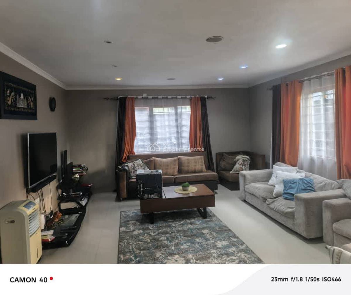 2 Bedroom Flat, Surulere, Lagos, Block of Flats for Sale