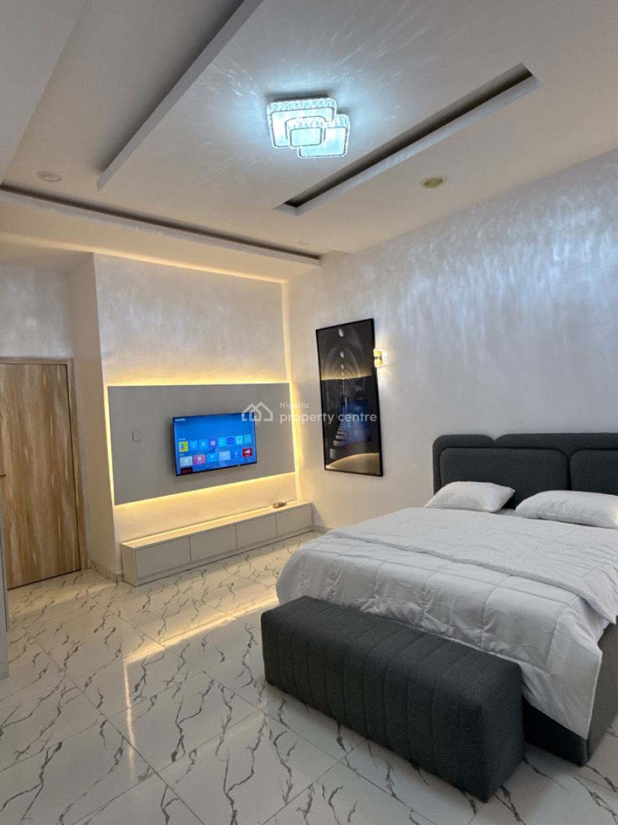 Luxury Room in a 4 Bedroom Duplex, Chevron, Lekki, Lagos, Mini Flat (room and Parlour) Short Let