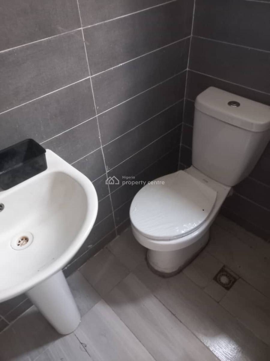 Newly Distress 3 Bedroom Semi Detached Duplex Badore Ajah, Badore, Ajah, Lagos, Semi-detached Duplex for Sale