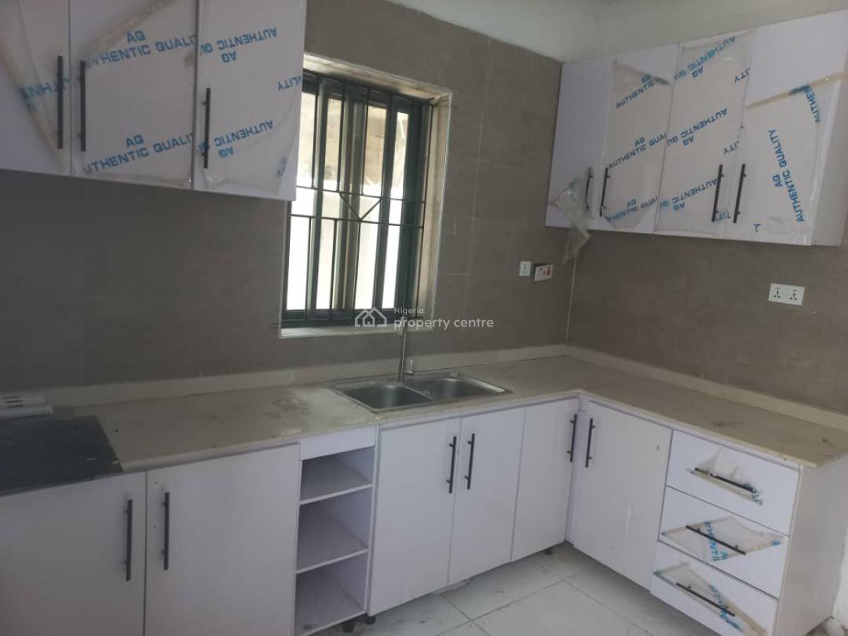 Newly Distress 3 Bedroom Semi Detached Duplex Badore Ajah, Badore, Ajah, Lagos, Semi-detached Duplex for Sale