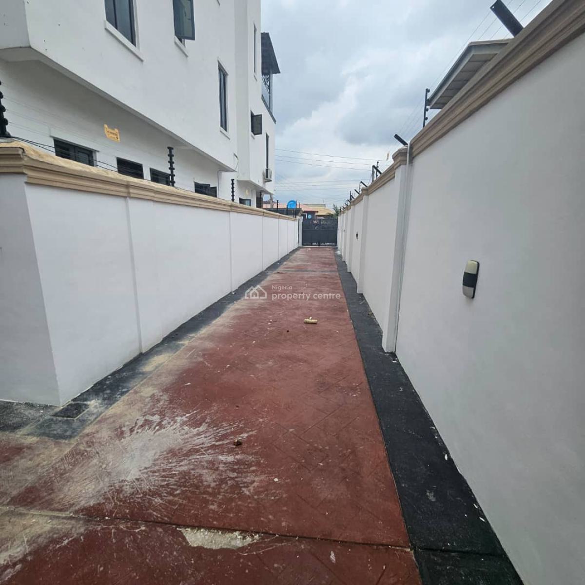 a Lovely 5bedroom Fully Detached Duplex with Bq, Within The Gra, Gra Phase 2, Magodo, Lagos, Detached Duplex for Sale