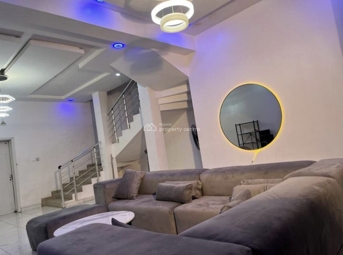 Bedroom in a Clean Apartment, Lekki Peninsula Scheme Ii Road 42, Lekki, Lagos, Terraced Duplex Short Let