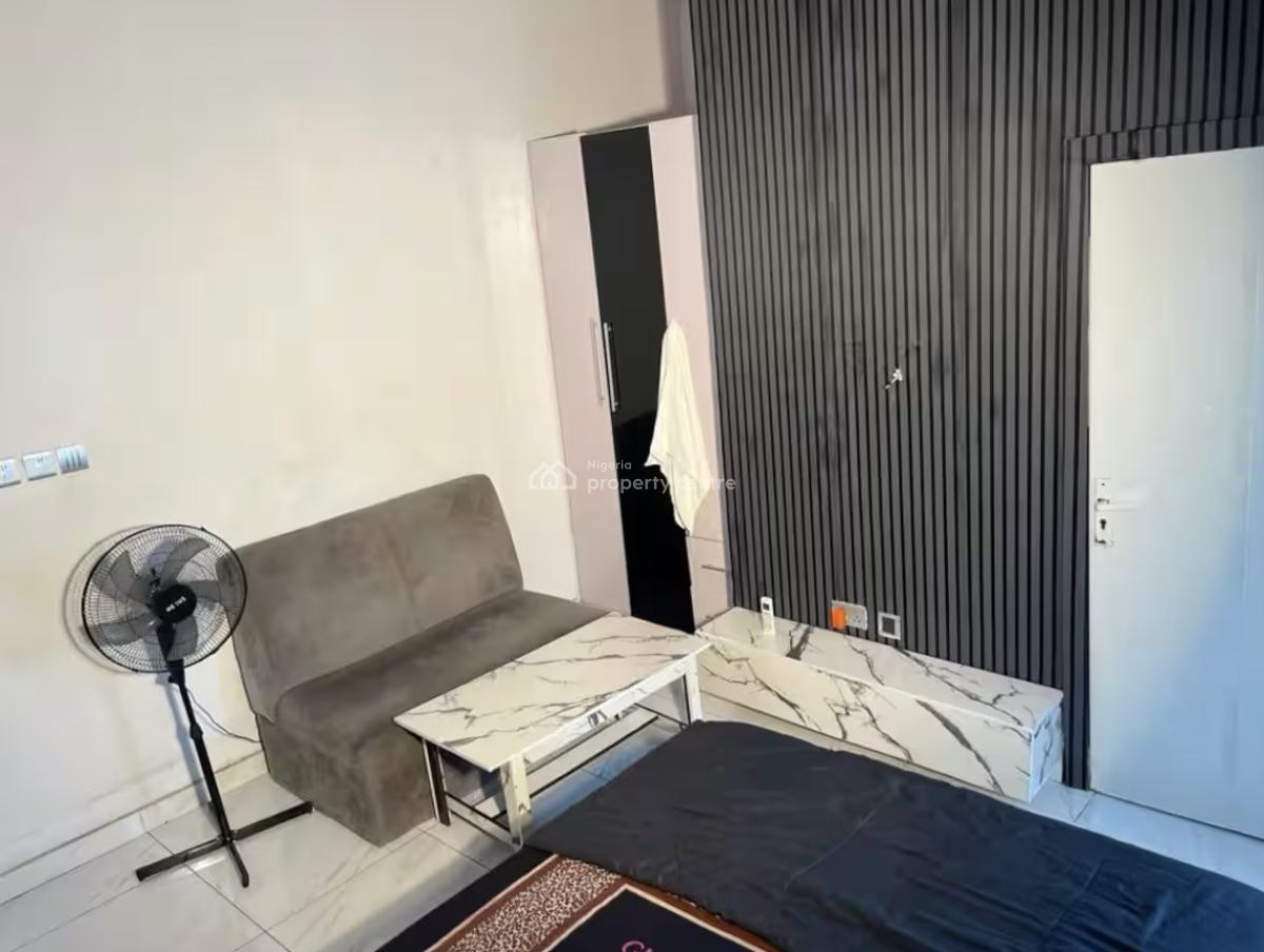 Bedroom in a Clean Apartment, Lekki Peninsula Scheme Ii Road 42, Lekki, Lagos, Terraced Duplex Short Let