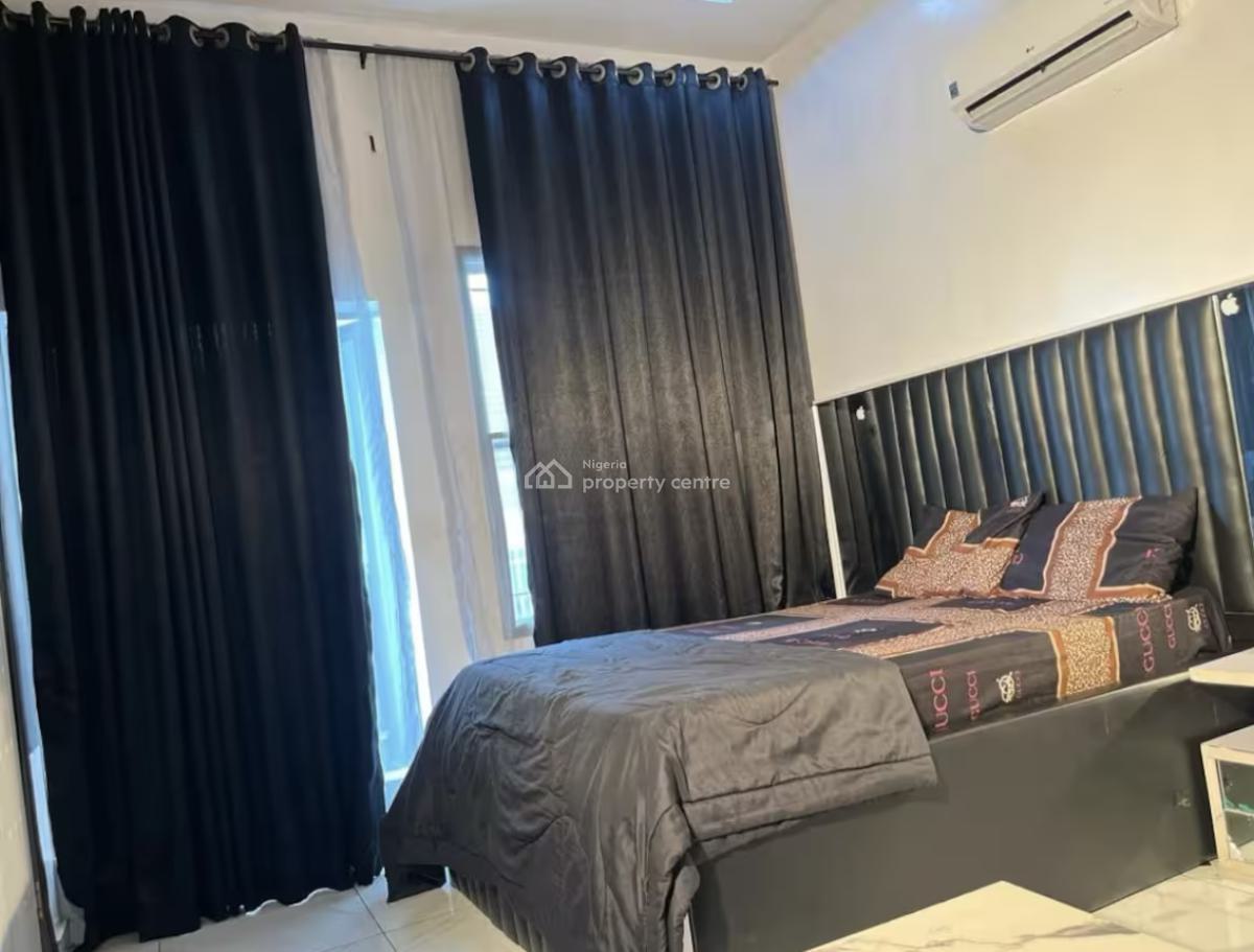 Bedroom in a Clean Apartment, Lekki Peninsula Scheme Ii Road 42, Lekki, Lagos, Terraced Duplex Short Let