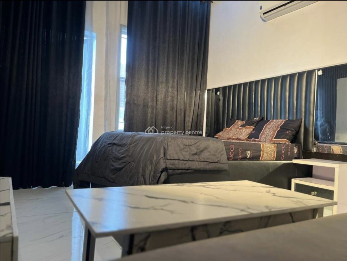 Bedroom in a Clean Apartment, Lekki Peninsula Scheme Ii Road 42, Lekki, Lagos, Terraced Duplex Short Let