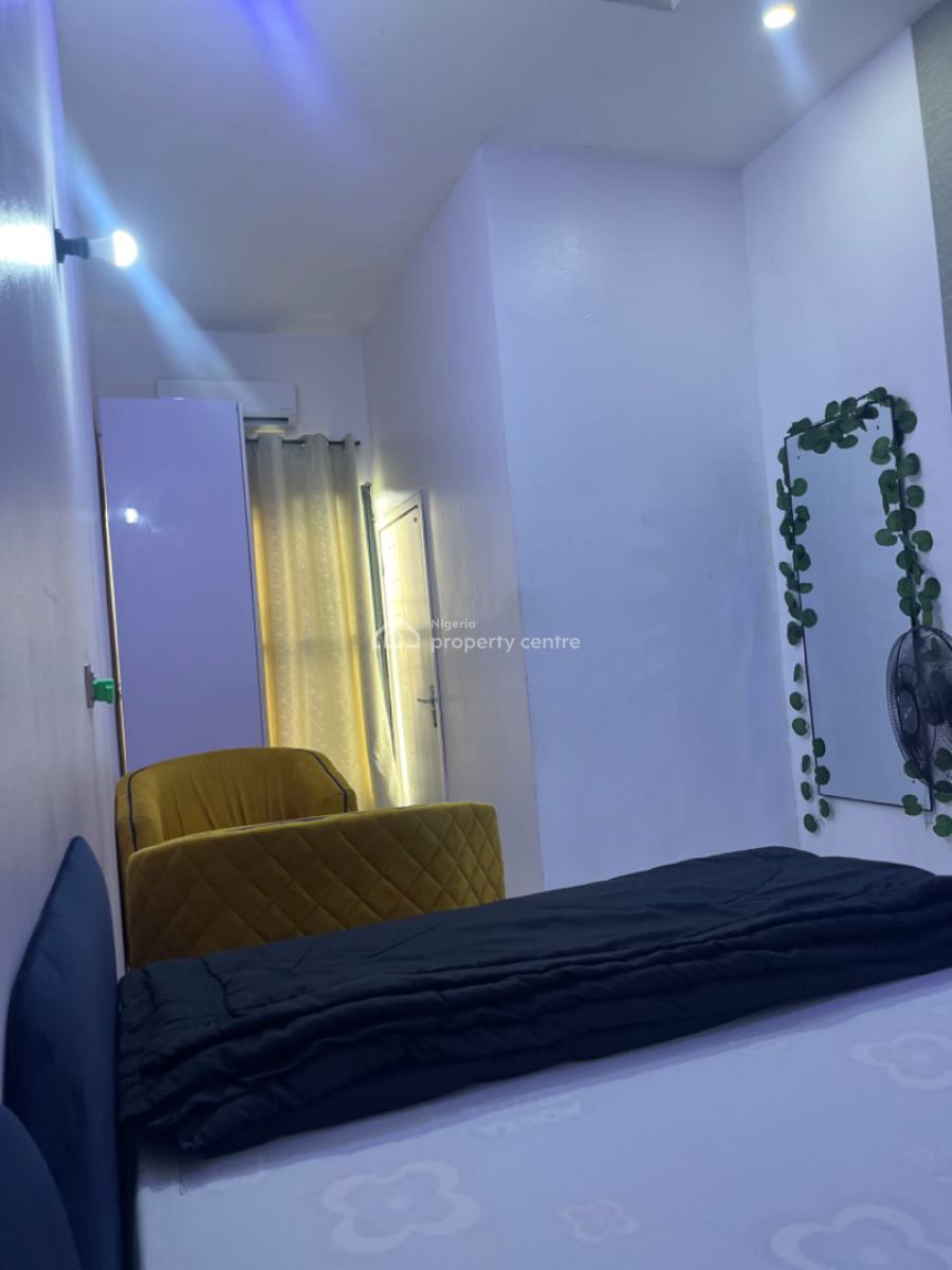 Bedroom in a Clean Apartment, Lekki Peninsula Scheme Ii Road 42, Lekki, Lagos, Terraced Duplex Short Let