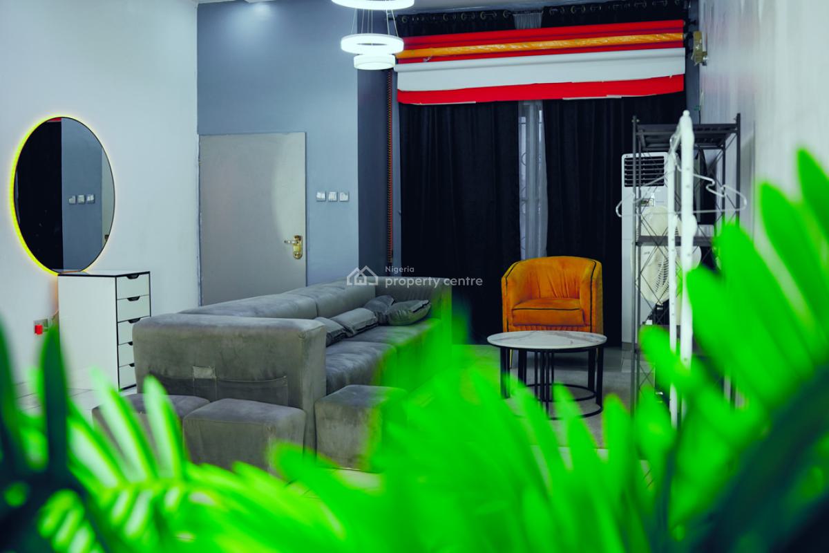 a Room in a Terraced Duplex, 42 Chief Labi Ishola-lemomu Street Lekki Scheme 2, Lekki, Lagos, Terraced Duplex Short Let