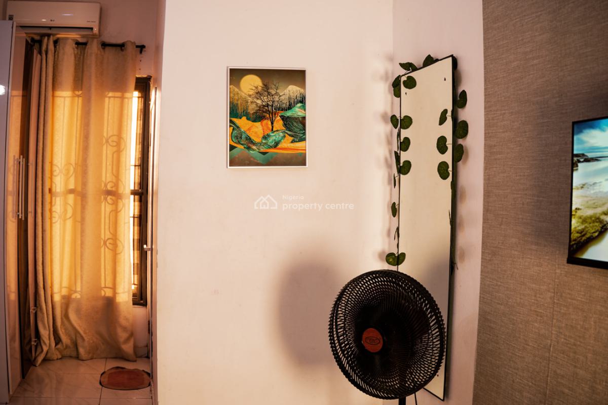 a Room in a Terraced Duplex, 42 Chief Labi Ishola-lemomu Street Lekki Scheme 2, Lekki, Lagos, Terraced Duplex Short Let
