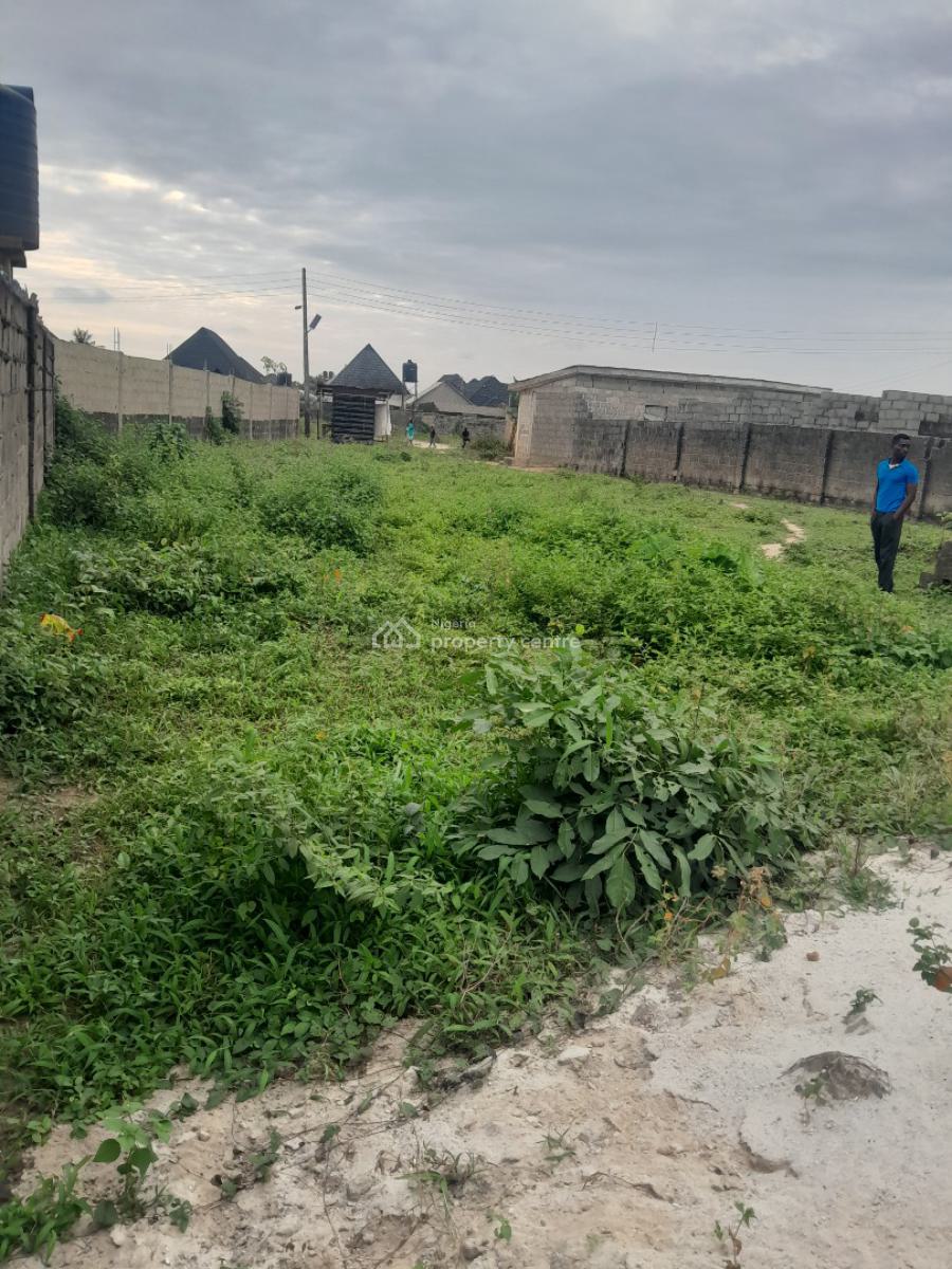 an Half Plot of Land, Igbogbo, Ikorodu, Lagos, Residential Land for Sale
