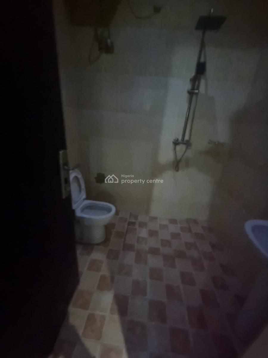 Standard 2 Bedroom Flat, Guzape District, Abuja, Flat / Apartment for Rent